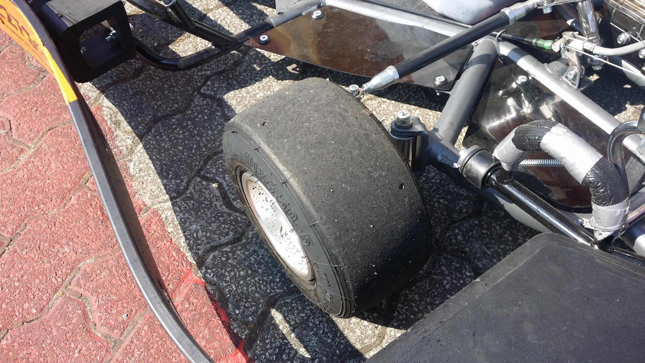 No final os karts e os pneus ficaram assim7
