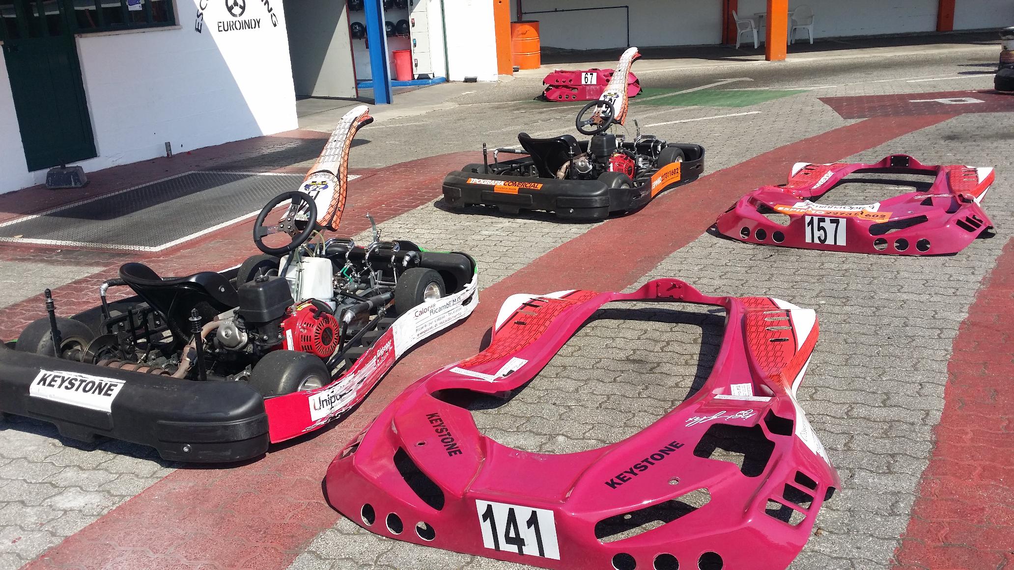 No final os karts e os pneus ficaram assim8