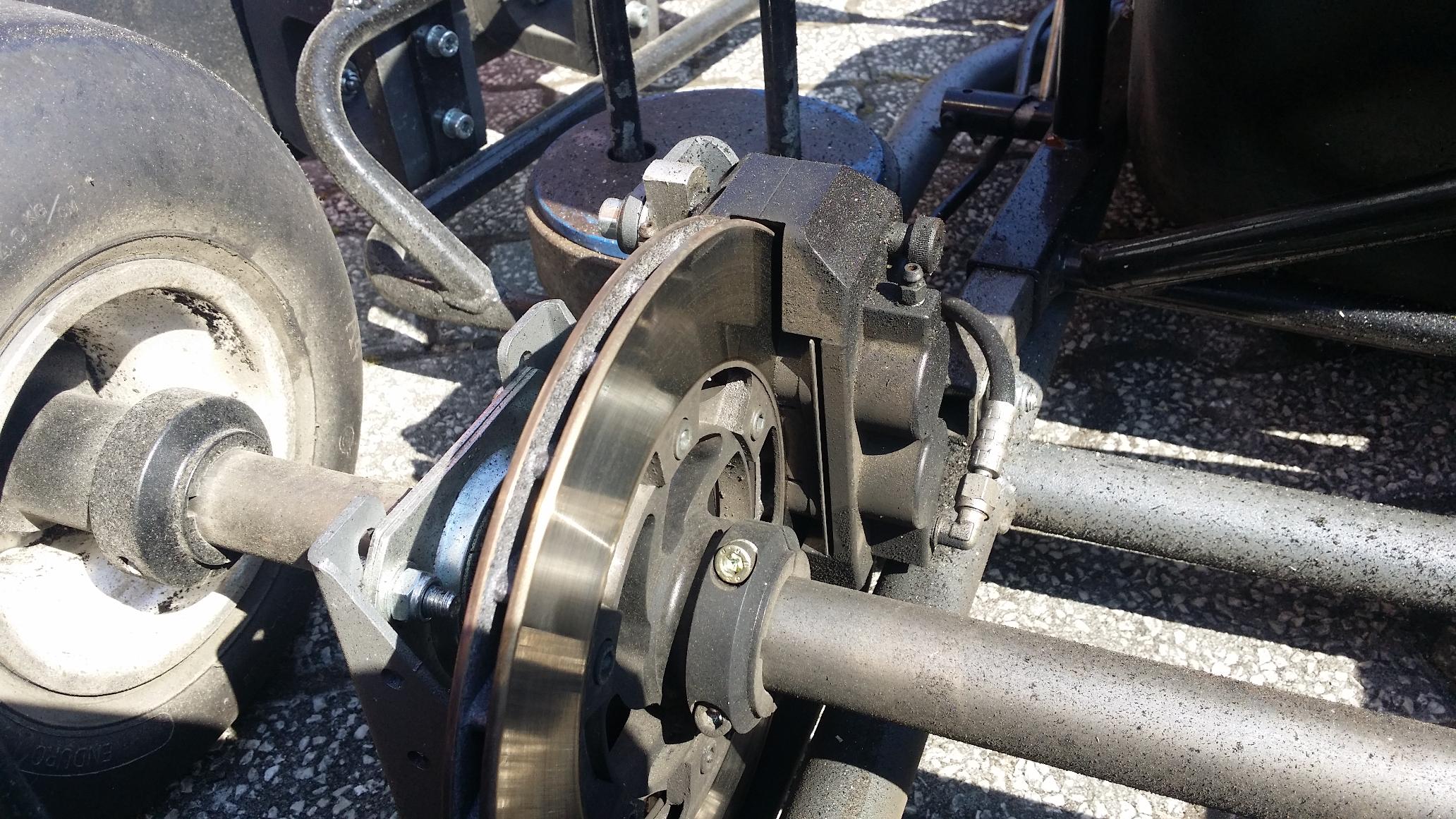 No final os karts e os pneus ficaram assim14